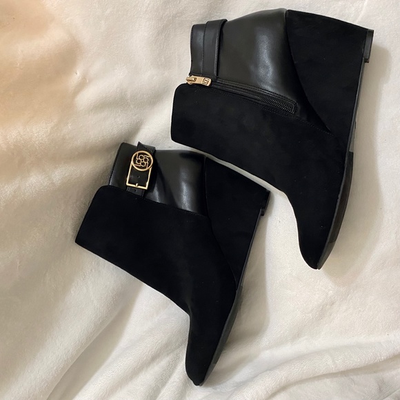 Wide Width Ankle Bootie - Picture 7 of 13